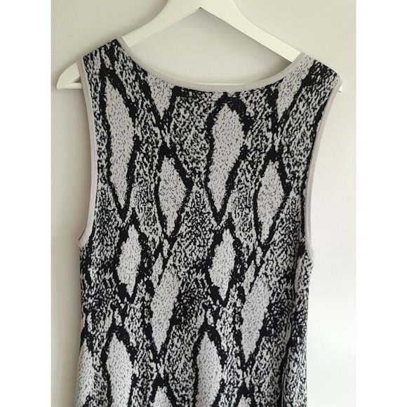 Torrid Black Snakeskin Print Goth Sweater-Knit Trapeze Dress Size 1 - Picture 6 of 9
